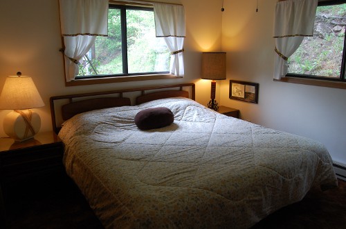 King Bedroom - Piñon Cabin