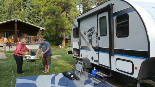 Campers - Ute Lodge RV Park